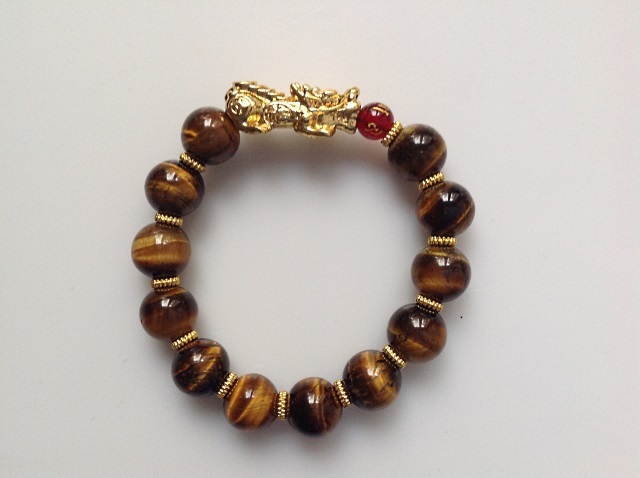 Bracelet en oeil de tigre avec dragon